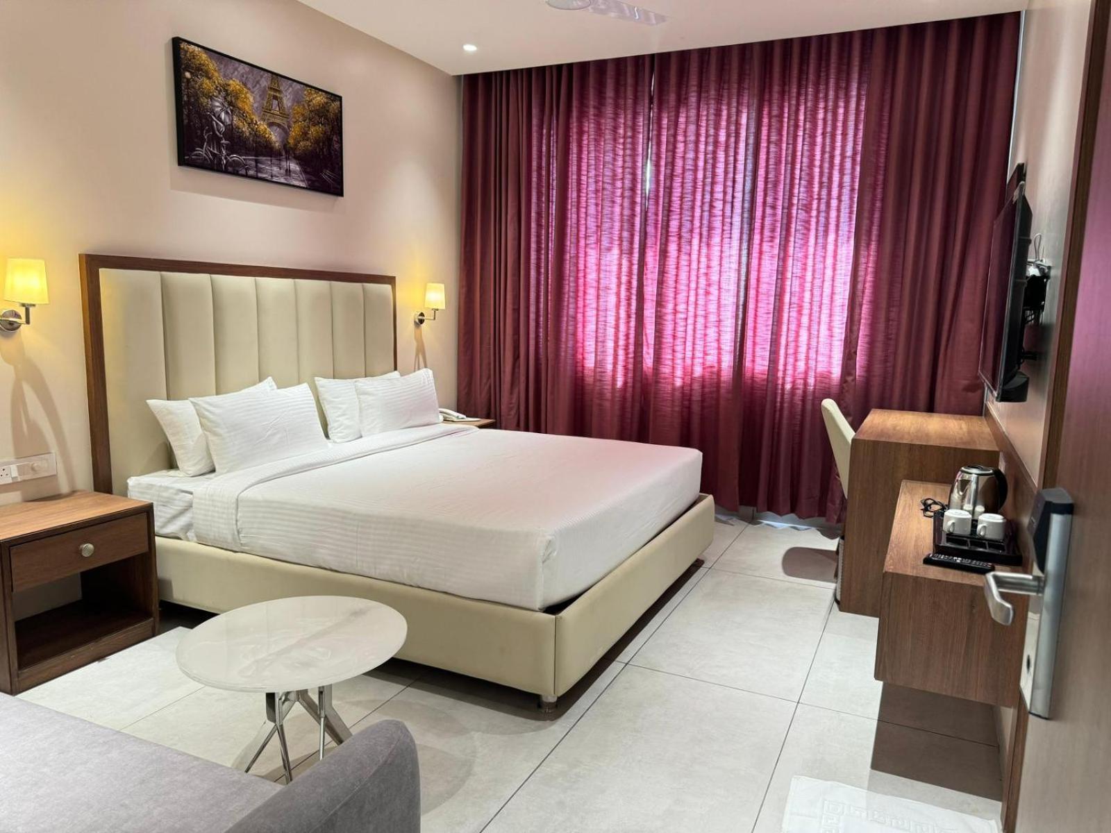 Hotel Carnival Parbhani Exterior photo